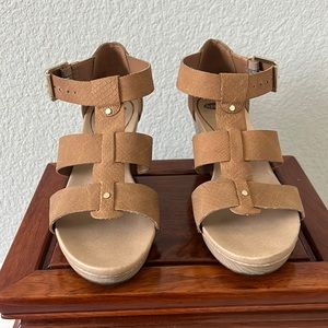 Dr. Scholls shoes wedges size 6.5